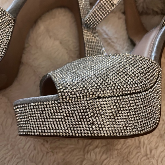 Steve Madden Lightness Rhinestone Platform Heels size 9 NEW - Picture 7 of 10